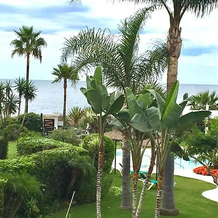Stunning Penthouse Just Footsteps Away From Estepona's Beaches Apartment *