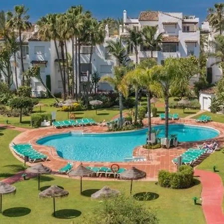 Apartment Stunning Penthouse Just Footsteps Away From Estepona's Beaches Estepona